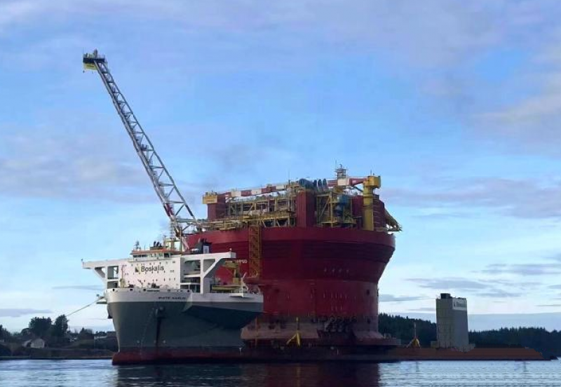 中国建造规模最大的圆筒型浮式生产储卸油装置抵欧