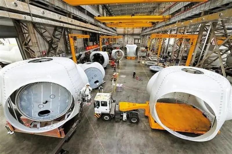 科学谋划统筹布局海上风电全产业链，加快打造粤东千万千瓦级海上风电基地