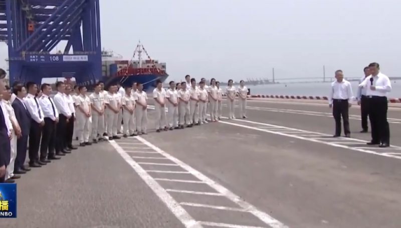 习近平：努力用我们自己的装备开发油气资源