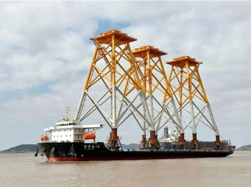 南通振华重装建造的最大、最重四桩风机基础导管架发运