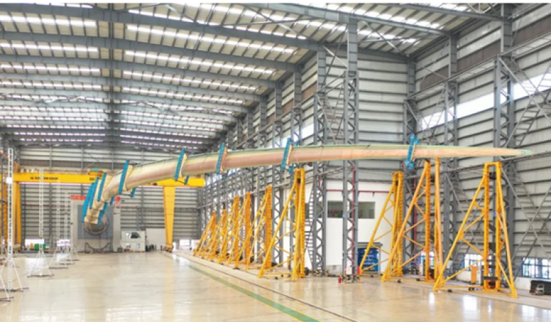 鉴衡国家质检中心成功完成双瑞126米长风电叶片的静力测试