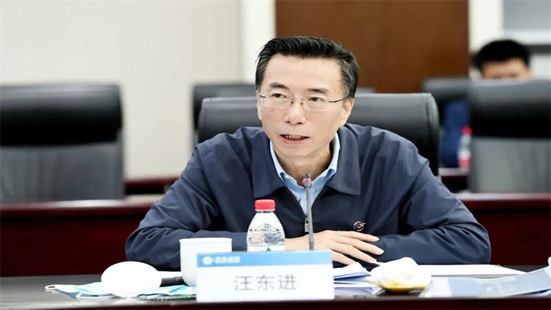 汪东进赴渤海油田宣讲全国两会精神并现场办公