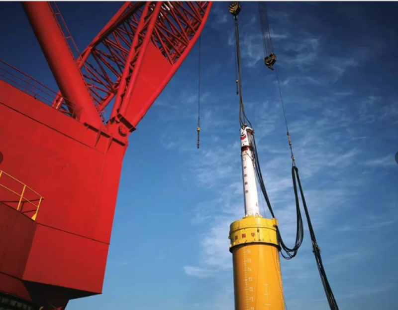 龙源振华牵头研发的6000千焦以上超大型液压打桩锤项目成功签约