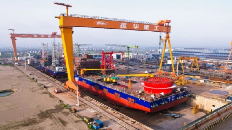 三艘“海上利器”下水仪式在启东海工园举行