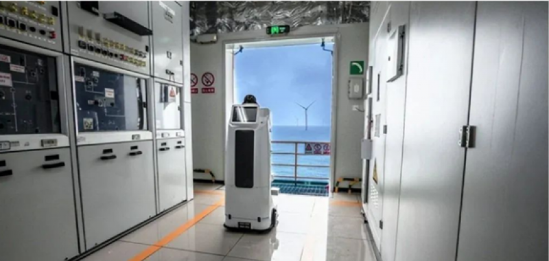 国内海上风电升压站迎来首个智能轮式巡检机器人