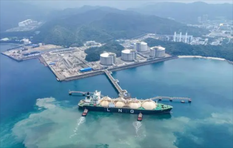 中国首单以人民币结算的进口液化天然气完成接卸