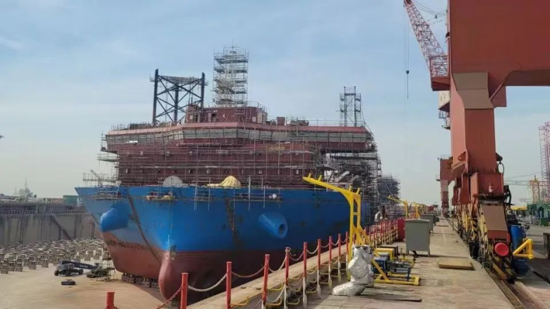 金风海洋风电安装船2号桩腿顺利完成插桩作业