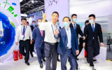 工信部党组书记、部长金壮龙视察亨通光电展台