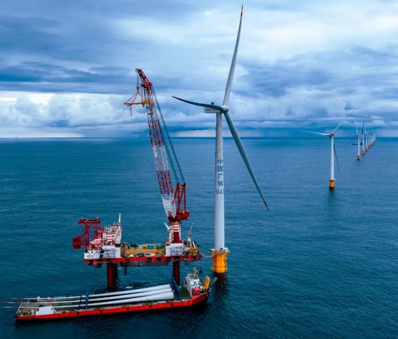 中广核惠州港口项目二期顺利完成首台风机吊装