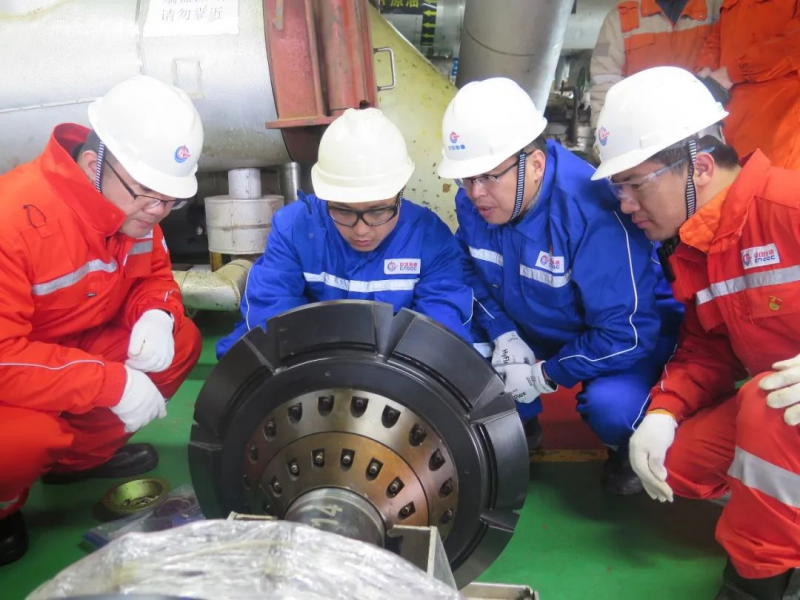 渤南作业公司顺利完成海底“大动脉”高难度“内科”检查作业