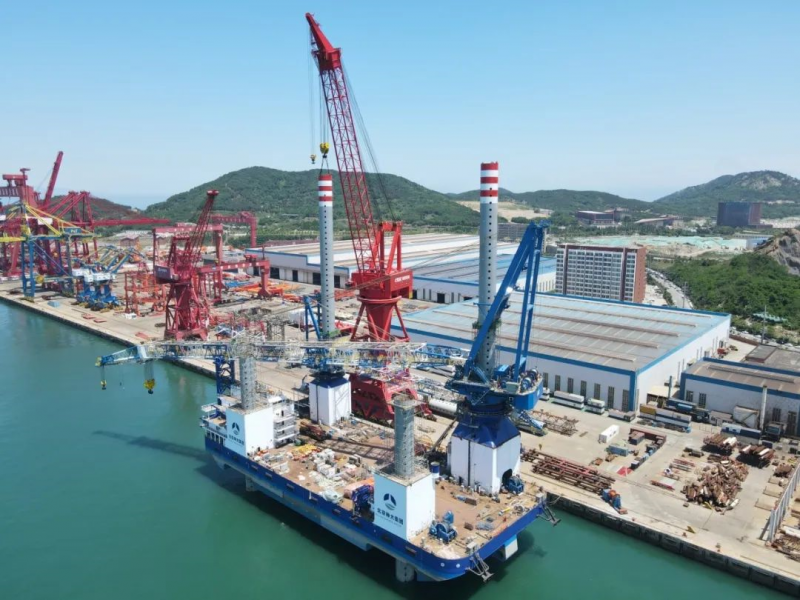 华夏金租神大01平台顺利完成站桩和1#、2#顶部桩腿接桩