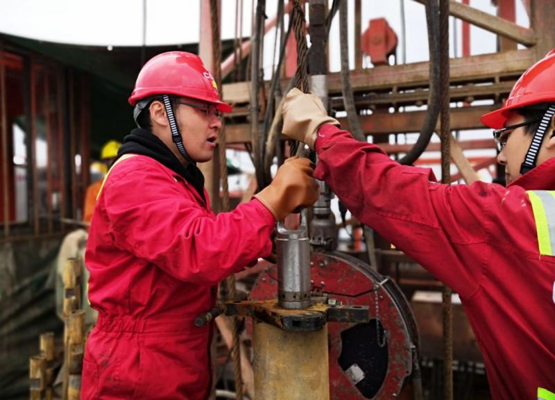 “分层防砂小直径智能分注一体化”施工技术在胜利海上油田首次成功应用