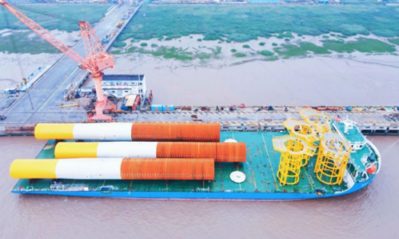 润邦海洋3根大型海上风电单桩顺利装船发运