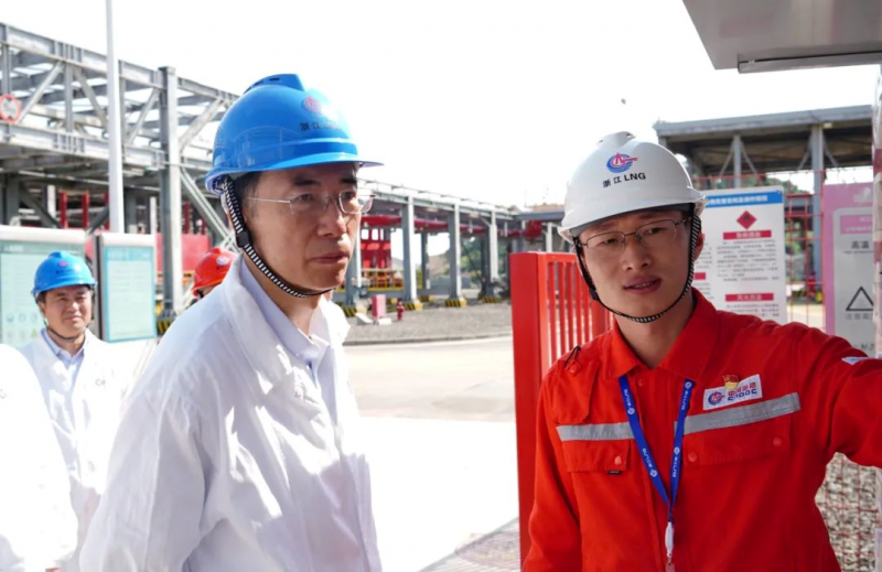 汪东进赴驻浙企业开展主题教育专题调研