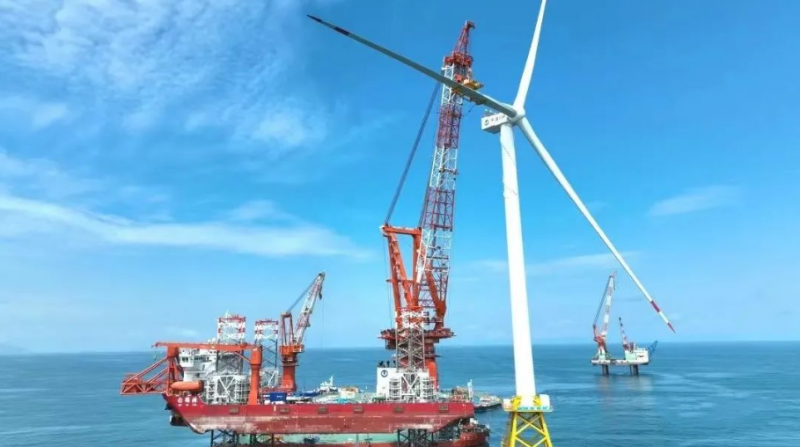 平潭外海海上风电项目圆满完成全部11台风电机组吊装