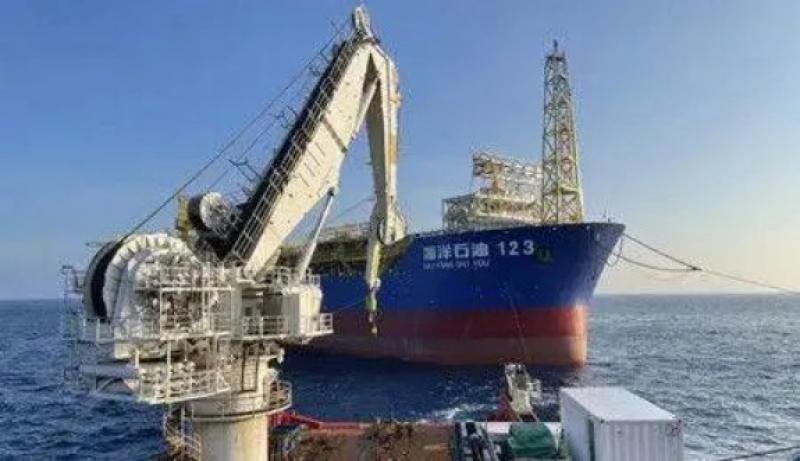 “海洋石油123”在陆丰12-3油田回接成功！