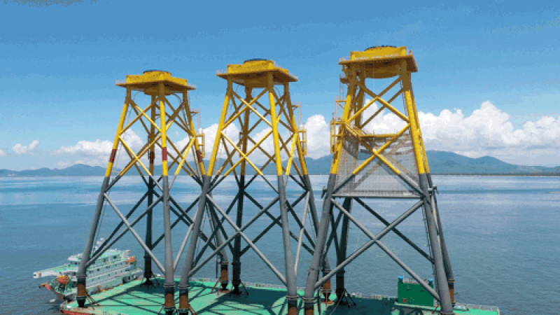 全球首台“导管架风机+网箱”风渔融合一体化装备MyAC-JS05顺利完成海上安装