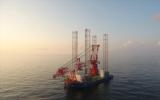 我国自主研发设计的2500吨海上风电安装平台正式交付