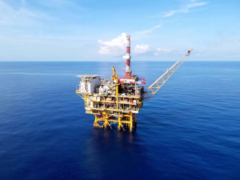 南海东部气田首例气井套管环空注防腐剂作业成功完成