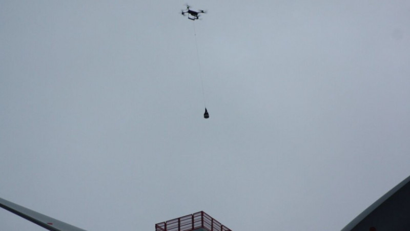 世界首次！Ørsted用货运无人机将设备运送到海上风力涡轮机上