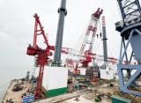 “韩通HY78”风电安装平台起重机项目完成总装