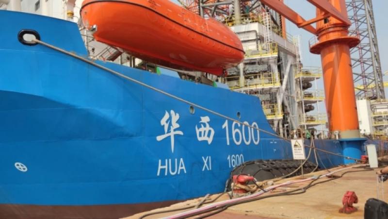 华西海工1600吨风电安装船海上航行试验