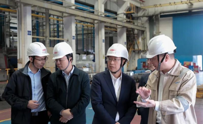 振华重工党委副书记、总裁欧辉生调研振华传动