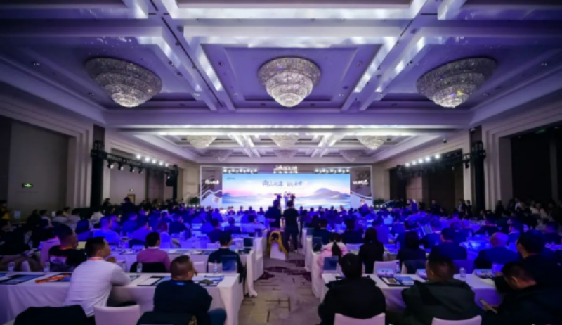 晶澳科技发布“湛蓝”与“耀蓝”两大系列N型海上光伏组件新产品