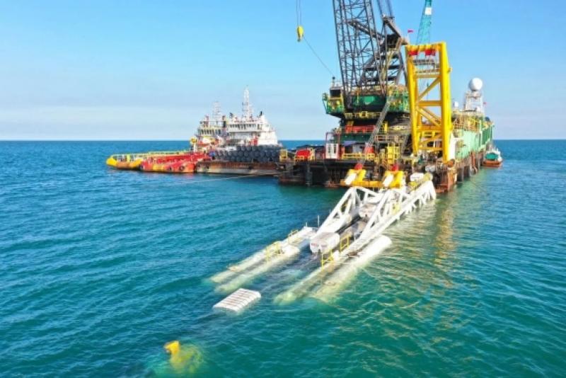 世界最大口径海底原油管道长距离岸拖施工圆满完成