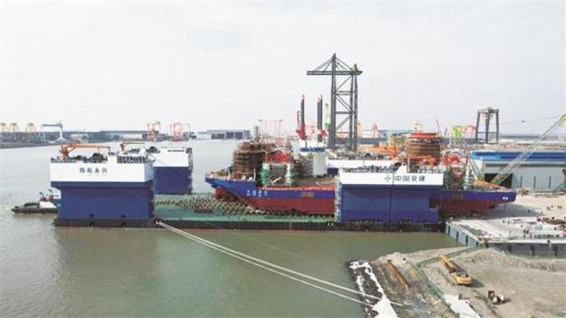 国内最重单体滚装发运风电平台——“亨通海悦”轮下水