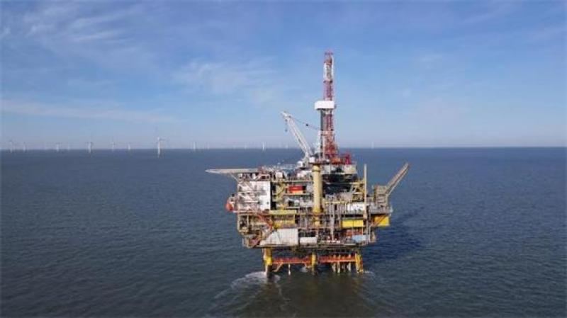 我国海上首个蒸汽热采油田——南堡35-2油田新年首个调整井成功投产