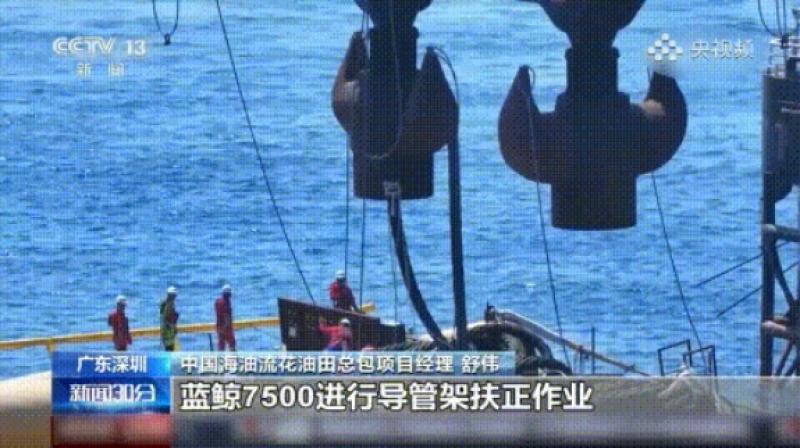 7500吨全回转起重船“蓝鲸号”助力“海基二号”精准就位