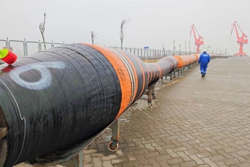 长约278米！外输软管“油龙”成功下水