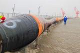 长约278米！外输软管“油龙”成功下水