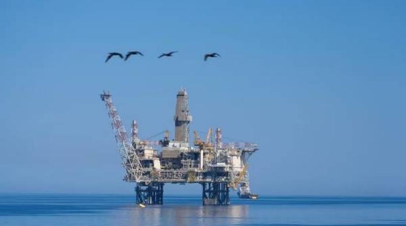 BP开始在阿塞拜疆近海的新油气平台生产石油