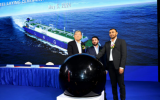 中国首制MK-III大型薄膜式17.5万方LNG运输船H2700入坞