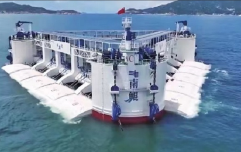 南网科技世界首台兆瓦级漂浮式波浪能发电装置“南鲲”号并网运行