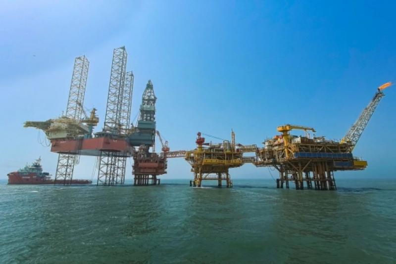 渤中19-6气田13-2区块5井区开发项目成功投产