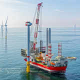 913MW海上风电！这艘船完成首台风机吊装