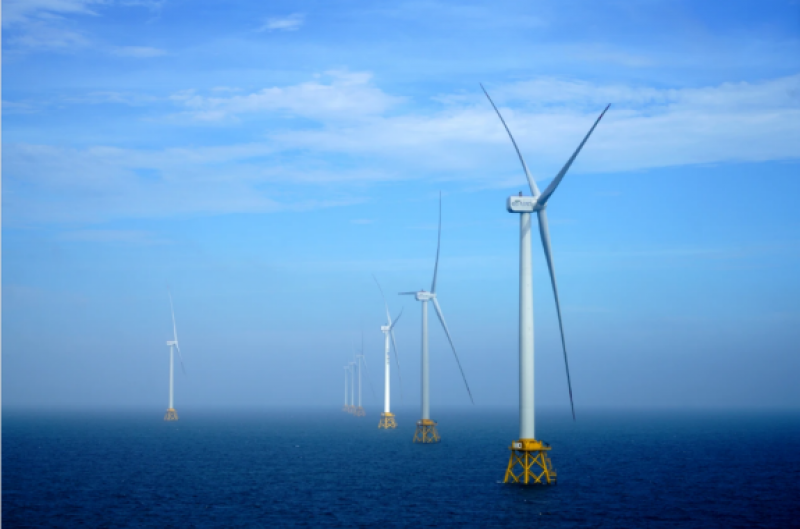 我国首个超大单机容量海上风电场并网发电!