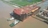世界最大FPSO“N1151(P-82)”项目艏总段在振华启东海工顺利出坞