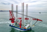 第四代+”自航自升式海上风电施工平台“港航平 5”启航奔赴作业现场