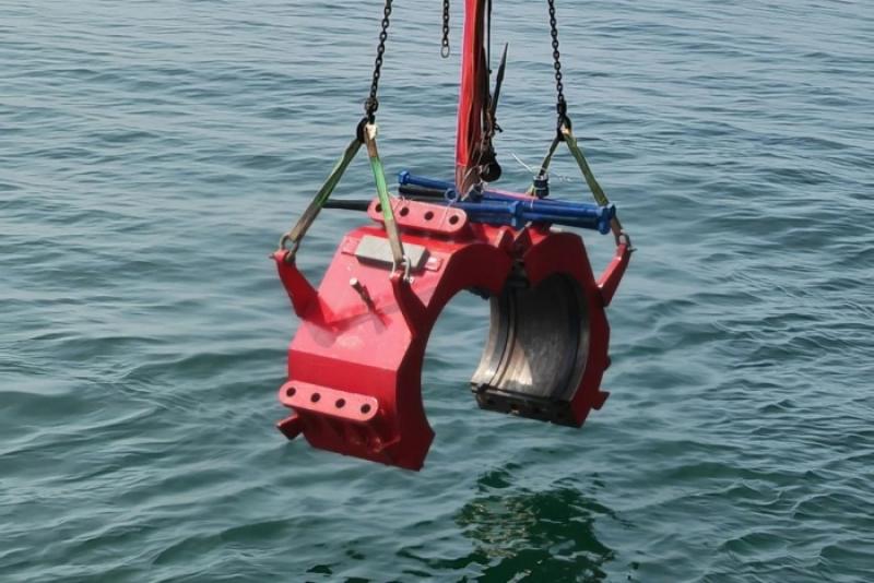 海油发展自主设计研发的海管“保护壳”——24吋海底管道预防性维修夹具完成海上首秀！