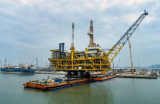 中国海油自营油田最大浮托组块——文昌9-7 DPP平台上部组块装船启航