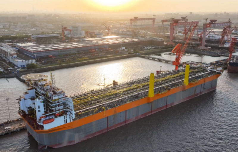 中国船舶上海外高桥造船建造 ! 230万桶通用型海上浮式生产储油轮交付