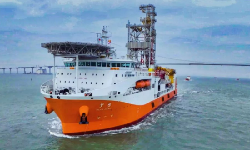 我国自主设计建造的首艘大洋钻探船“梦想”号正式入列！