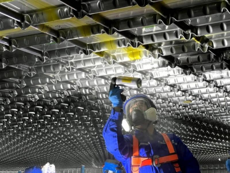 大连造船17.5万立方米LNG运输船首制船首舱顺利通过氨气试验