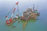 中国石油建成“三体”式海上平台群
