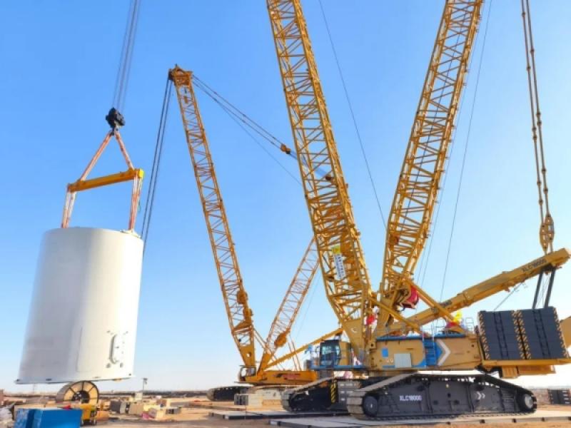 徐工XLC18000助力助力全球最大功率等级漂浮式风电机组——中国中车“启航号”吊装成功！