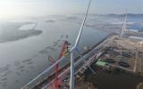 电气风电海神平台EW14.0-270机组成功吊装，助力海上风电迈向深远海